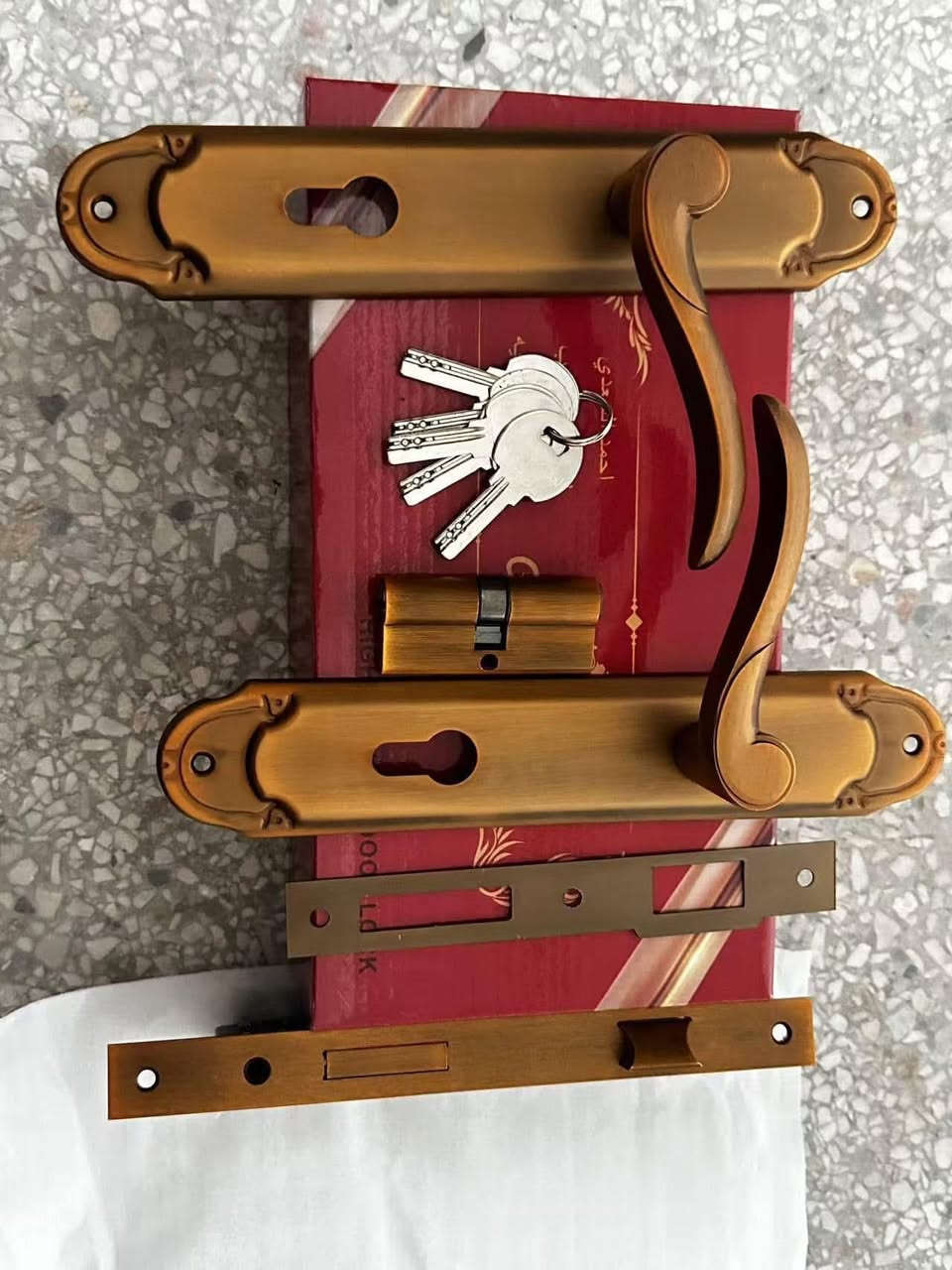 كيلون 7انج 
سعر الكارتون 145 الف
مع التوصيل كل المحافظات 
***********
***********
***********
