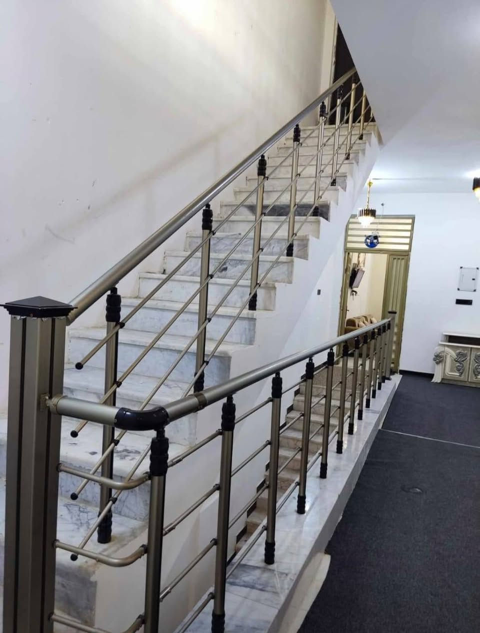 مكتب عقارات احمد الركابي
بنايه للبيع مساحه 160 ع شارع السبيس مباشر طابقين الطابق الاول مجمع طبي + صيدليه ع مساحه البيت كله المجمع الطابق الثاني شقه حلوه كلشي وفول مواصفات جبيره غرفتين حمامات صالات استقبال خريطه ممتازه ماناقصها 

للاستفسار الاتصال على الرقم *********** واتساب احمد الركابي
