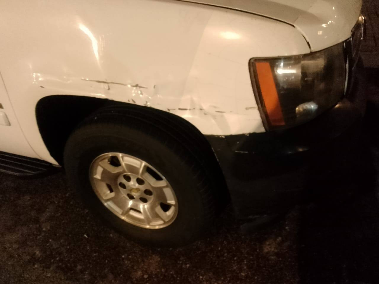 تاهو وارد أمريكي ٢٠٠٧ فول مواصفات باسمي بيها خطين بصره بغداد وسوريا عراق سياره جاهزه فقط حادثه قطعه وحده جاملق الأيمن ٦ برغي اصل اللون شنباني مصبوغه ابيض للبيع او مراوس هذا رقمي *********** مكاني بصره سعر ١٢٠
