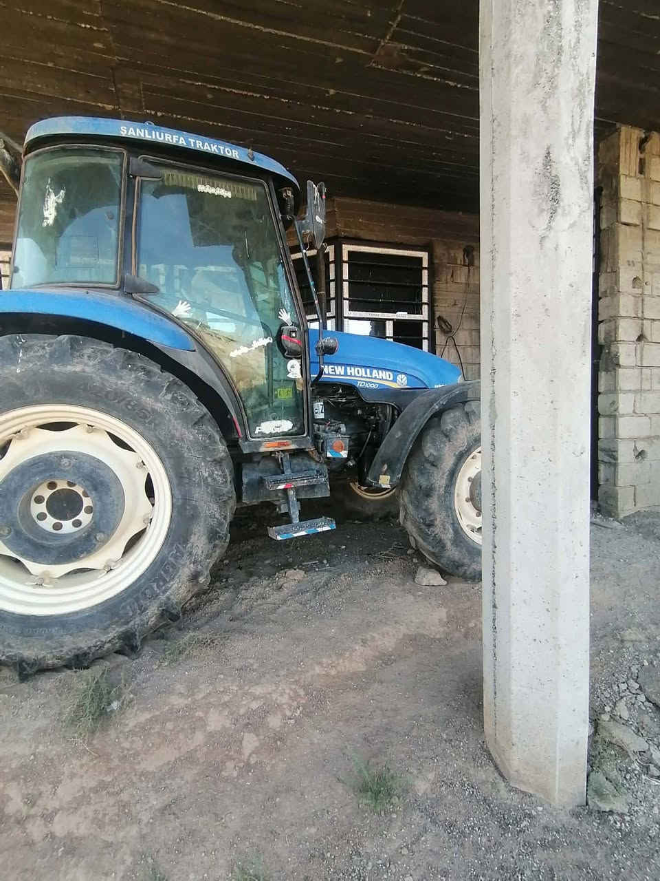 مكينه نيوهولند جاهزه من كلشي بسعر مناسب المكان ديالى الخالص مكلف بل نشر رقم صاحب المكينه ***********
