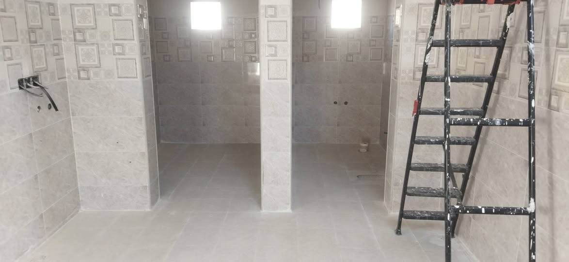 خلفة سيراميك متفرغ شغل درجة اولى واسعار مناسبه للتواصل ***********
