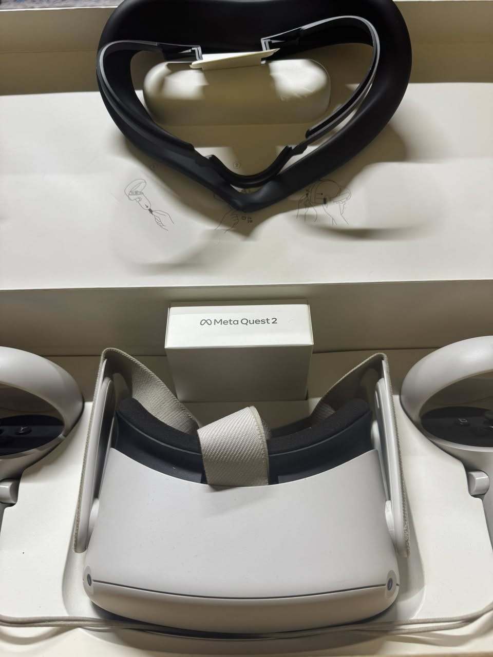 نضارات ميتا كويست 2 128 نضارات كلش نظيفات ملحقات كامله مع الكارتون سعرها 250 وبيها مجال مكاني بغداد الحريه ***********
