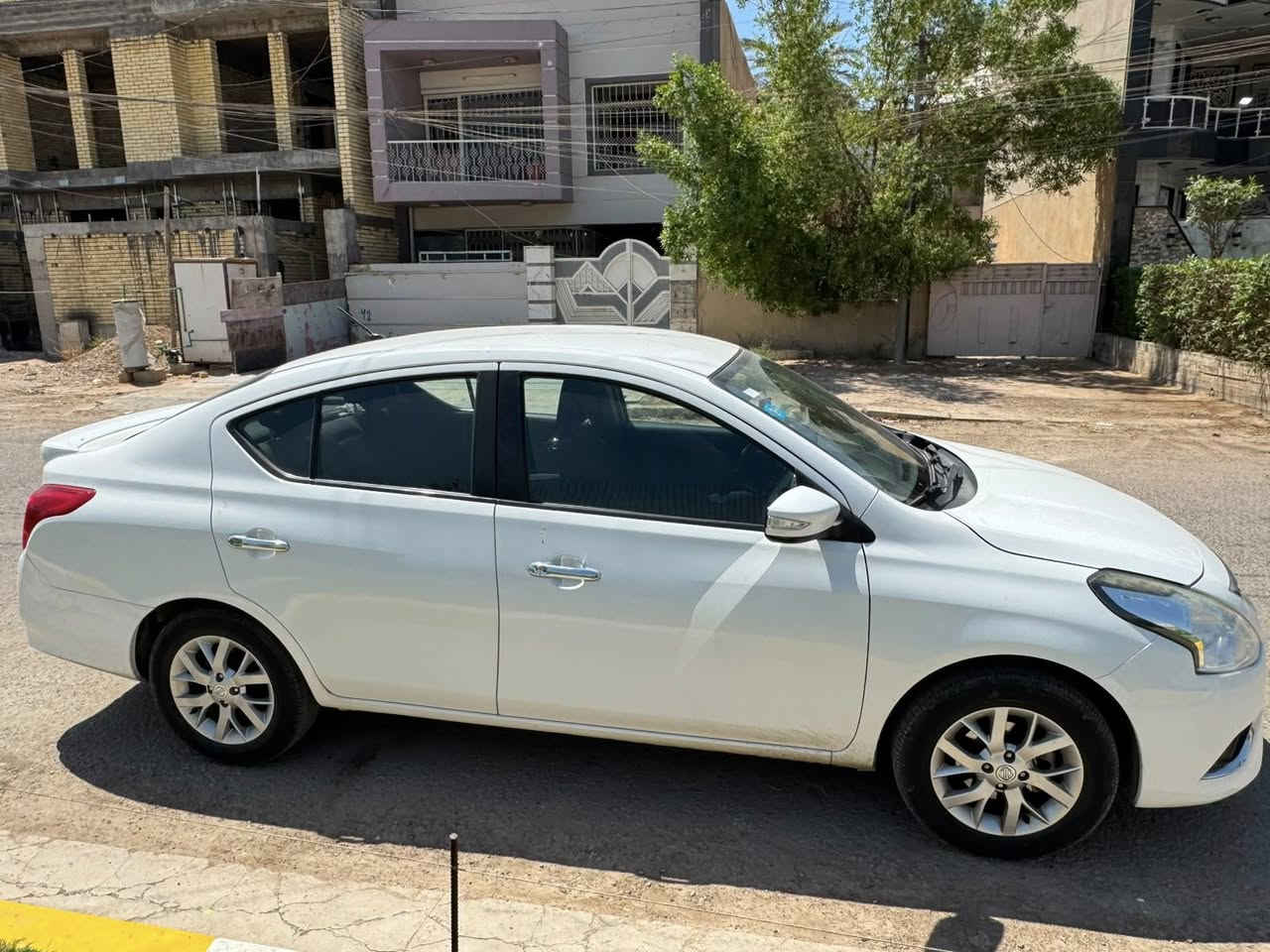 نيسان 23 بغداد ماشيه 31 السياره على وضع لشركه كلشي ممفتوح بيها حتى لصدر ولسياره فول بصمه موقعها شارع فلسطين سعر رايدها 118 وبيها مجال كلش بسيط 
***********
