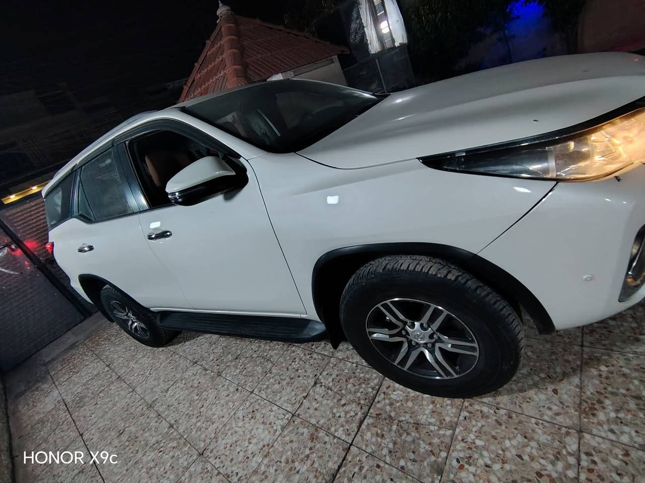 للبيع... فورجنر 2019
4سلندر
7راكب
2.7
العنوان بغداد حي الجامعة
السعر 260
 للاستفسار الاتصال على الرقم ***********
