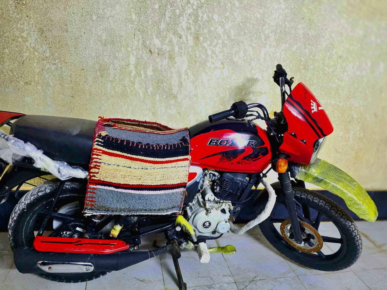 السلام عليكم
بوكسر مديل 2022 اوراق اصولي شرط ترقيم 
محرك مكفول من كلشي مكان ديالئ ( الخالص)
شراي اتصل وادلل ***********
