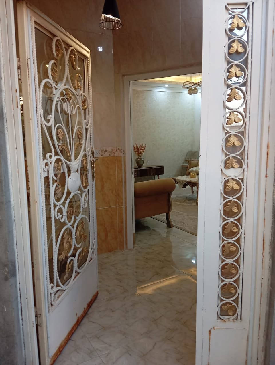 🏘🏘بيت للبيع ديالى خانقين / سيروان خلف ثانوية  جوان فرع صب مساحة 200 متر طابق واحد 
2 غرفة نوم واستقبال وصالة داخلية ومطبخ حار وبارد ومجمع صحيات 

السعر / 57 مليون بي مجال 

للأستفسار اتصال بالارقام فقط 
***********
***********
مكتب فريا موفق للعقار
