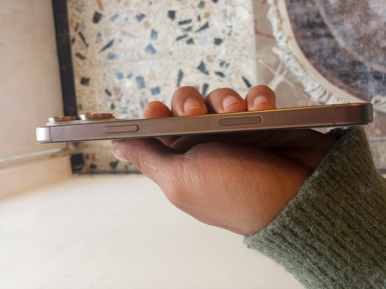 سلام عليكم 16 برو ماكس شرق أوسط  ذاكره 256  بطاريه 96 جهاز كفاله عامه شرط زلغ مابي كامل ملحقات سعره 1350 بي مجال لشراي ***********
