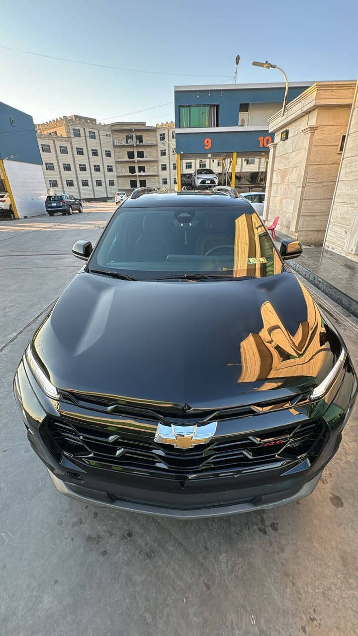 للبيع شيفروليت ايكونيكس LT موديل 2025
الموقع : كوت: 
موبايل:***********

وارد أمريكي حافه البنيد الصبغ فقط 
الكيلومترات : 2872 ميل
نوع الهيكل: اس يو في
عدد المقاعد:5
نوع الوقود: بنزين
نوع ناقل الحركة: اوتوماتيك
سعة المحرك :1500 cc تيربو
اللون الخارجي: اسود 
اللون الداخلي: أسود
مواصفات أمريكية
الجمرك: مجمركة
طريقة الدفع: 
السعر 215

(المواصفات الداخلية):
زجاج كهربائي
تدفئة المقود 
سنترلوك
مكيف
كراسي مدفأة
نظام إنذار
AUX / USB مدخل 
شحن وايرليس سريع 
مشغل اسطوانات CD
مقاعد  جلد 
تحكم مقاعد كهرباء
مقاعد رياضية
تحكم مقود

(المواصفات الخارجية):
دخول بدون مفتاح
مرايا كهربائية
إطار احتياطي
مصابيح زينون
أنوار نهارية
مصابيح ليد
جنوط
نسخة رياضية
هوك امامي 
حساسات خلفية

(المواصفات التقنية):
بروجكتر
مثبت سرعة
بلوتوث
شاشة لمس
مساعد الاصطفاف
تشغيل عن بعد
شاشة وسائط
نظام تعليق رياضي
تنبيه الاصطدام الامامي
فرامل ABS
نظام ملاحة / خرائط
تنبيه النقاط العمياء
قفل الباب تلقائي
أبل كار بلاي
تنبيه مغادرة المسار
كاميرا 360°
أندرويد أوتو
حساس ضغط الاطارات
 6 كاميرا
أوامر صوتية
دفلوك
مانع انزلاق
