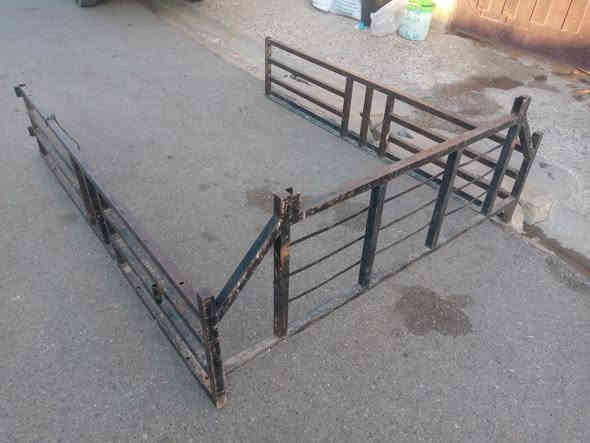 چنچ بكم الطول مترين والعرض متر ونص والارتفاع 50 سانتيم 60,000الف و بي مجال كركوك العروبه الكبير ***********
