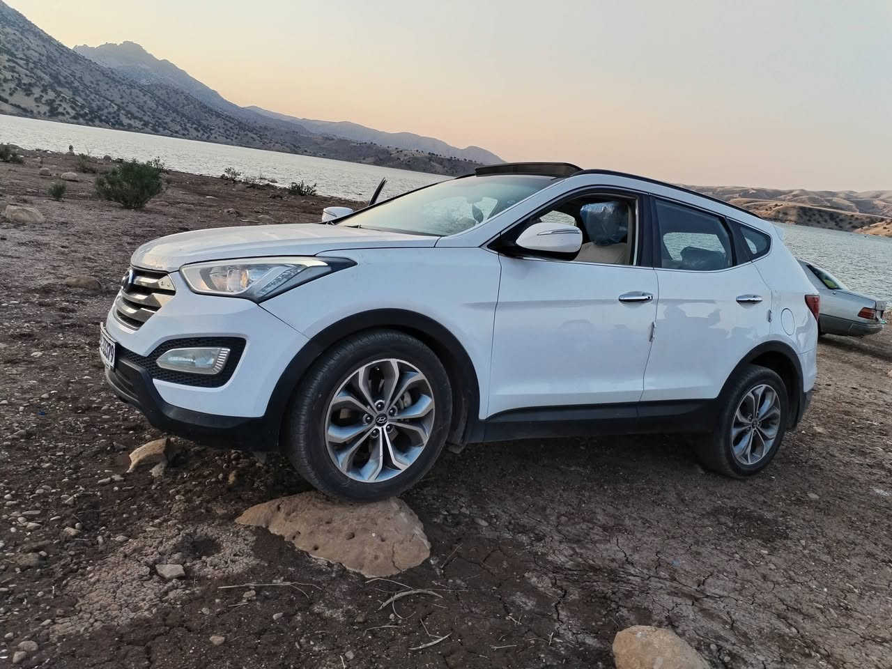 سلام عليكم للبيع هونداي سنتافيه خليجي مديل 2013 فول موصفات 1ع1 محرك 6 سلندر باب الي وره سايق مبدل فقط  جاهزه من كلشي السعر 173 للتواصل على رقم *********** العنوان سليمانيه قضاء كلار
