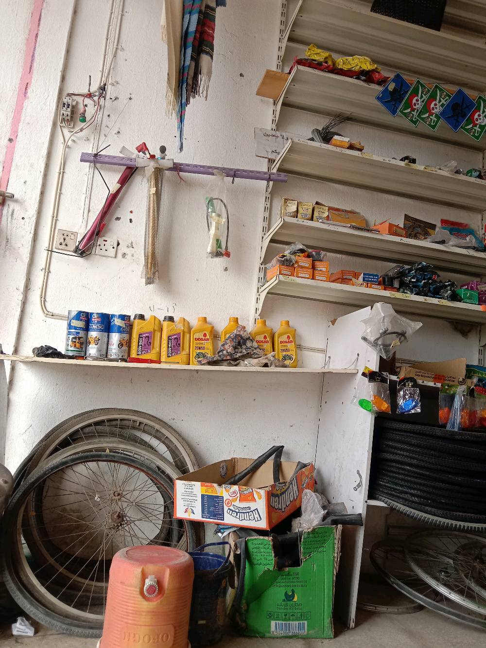 محل باسكلات ودراجات متكامل من كلشي  بل ديواني سنيه للبيع ابعيع بي غراض عل جرد محل ايجار 