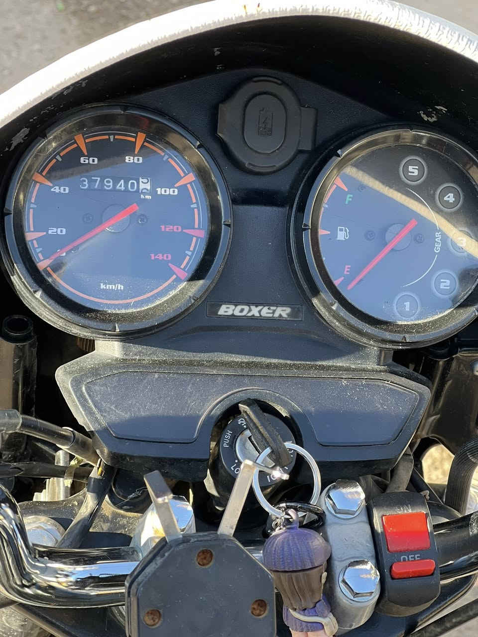 بوكسر موديل 2022 مرقم بغداد
تحويل ثاني يوم مكينة  ما مفتوحة دراجة نضيفة ماشية ٣٧ الف 
السعر مليونين و ربع  
للستفسار على الرقم ***********
