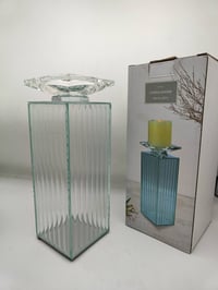 حامل شموع • زجاج فاخر • قاعدة ذهبية