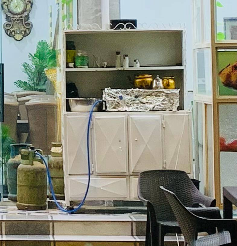 السلام عليكم حبايب ♥️
يوجد شوايه كص للبيع السعر 200وبيه مجال
يوجد شوايه مالت دجاج  وميز وياهاللبيع السعر 650وبيه مجال 
يوجد ميز طعام بدون كراسي السعر ب30
والتواصل والاستفسار عل الرقم ***********
