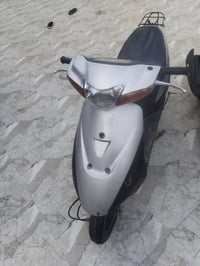 للبييع دراجه سازوكي ياباني بعده جديده  سعره400 07862525223