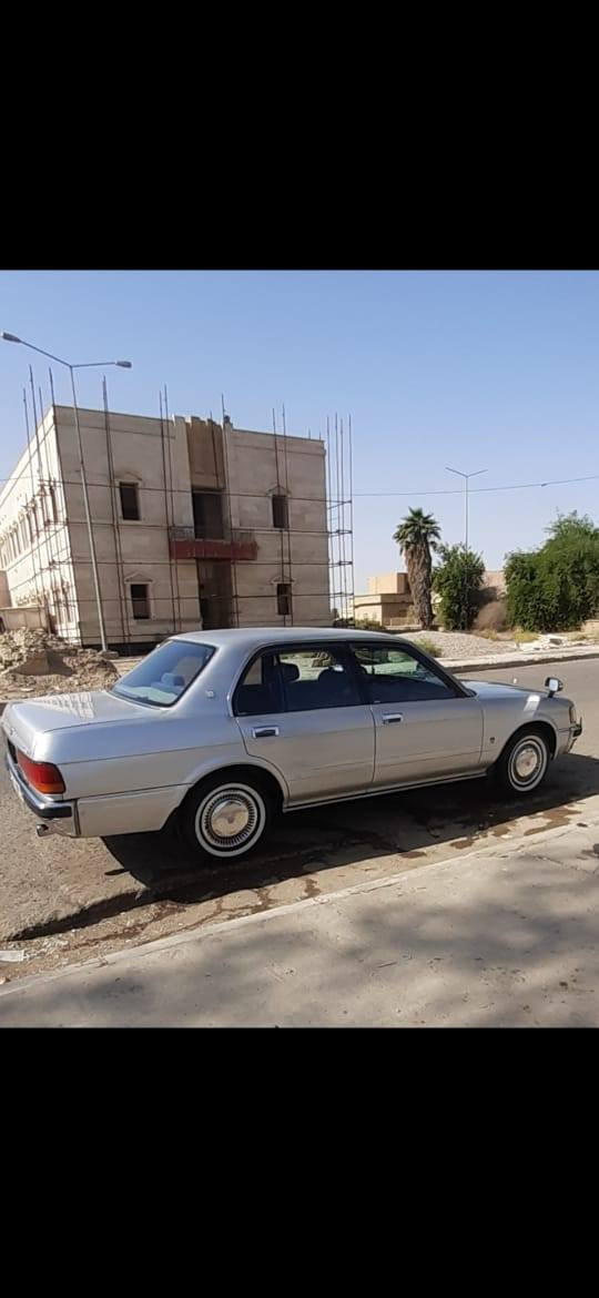 سلام عليكم 
كراون موديل 94 ايسر بلاد 
 سنوية مجددة 2030 رقم انكليزي ديالى السنوية باسمي مداور ثاني يوم السيارة مكفولة من الضربة جاهزة من كل النواحي مكينة جديدة كير جديد حدادية جديدة كهربائيات جديدة باتري جديد تبريد شغال فقط السيارة بيها صبغ للجمالية. السعر 86 وبيها مجال. السيارة موجودة بصرة شط العرب
***********
