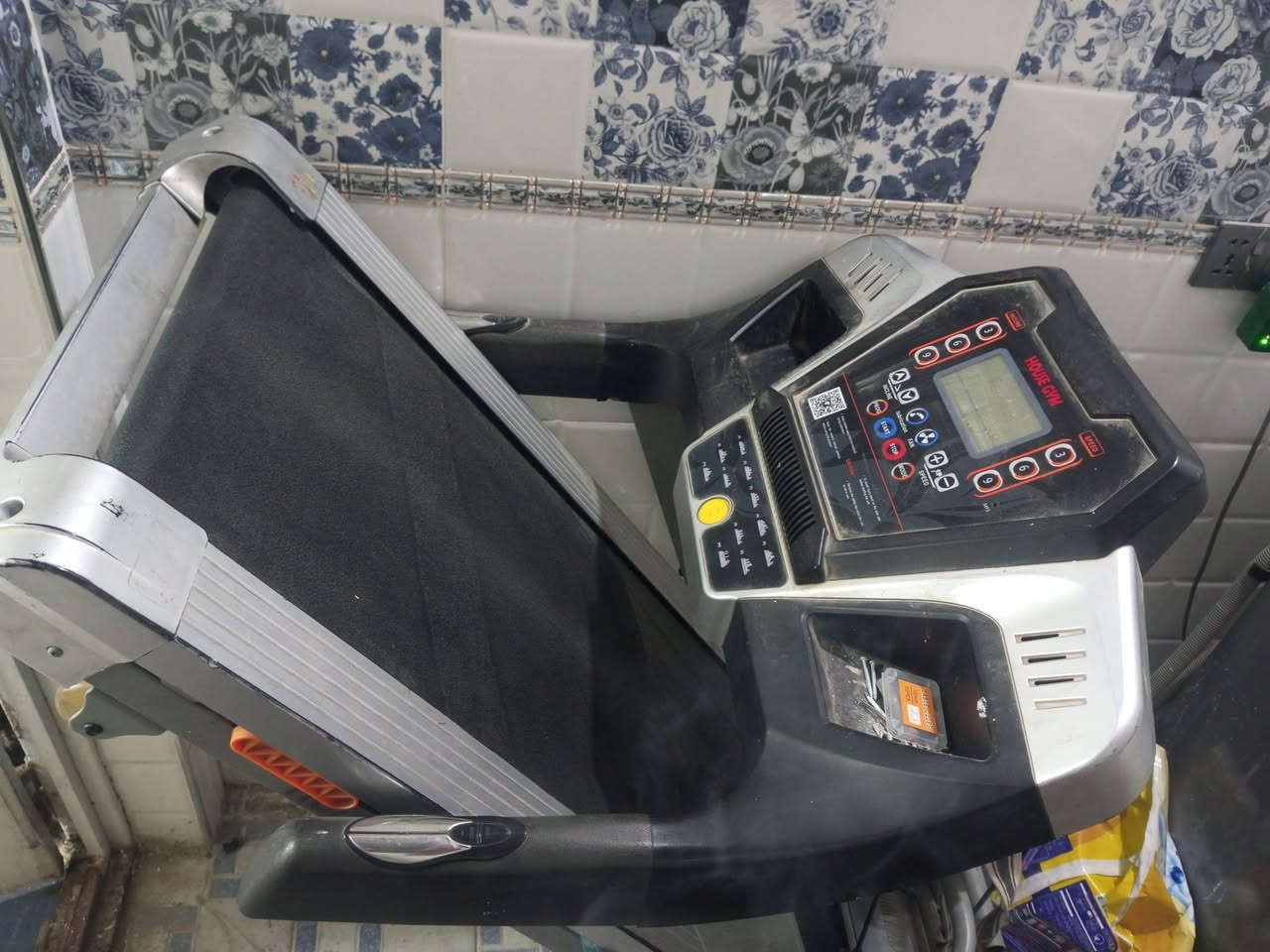 جهاز جري استعمال قليل جبلي وعادي جهاز ضخم ستعمال قليل مال بيت سعره 300 مكاني طويريج 
***********
