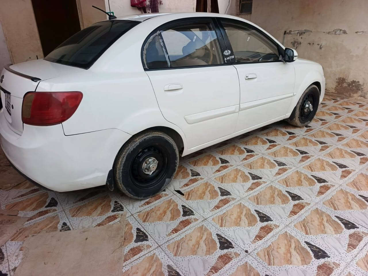 #كيا_ريو
موديل 2012 خليجي
فول اوتو
جام كهربائي
تخم تاير
حداديه نضيفه
رقم بصره انكليزي
مكينه 1400
بيها باب الراكب جهة السائق مصبوغ وطرف الجاملغ فقط بدون ضربه
سعرها 85 وبيها مجال
مكاني الديوانيه الحمزه الشرقي
***********
***********
#ملاحضه مكلف بالنشر لا تراسلني لأن ما اجاوب الارقام بيهن واتساب
