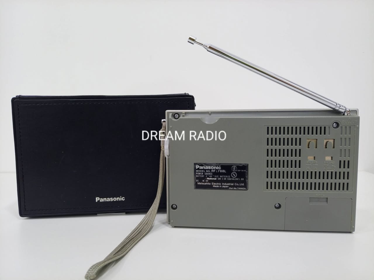 راديو باناسونيك 
انتاج اليابان 1977
موجات الجهاز FM/LW/MW/SW1/SW2
محوله باتري 
للاستفسار مراسلة الصفحه


**إذا كنت صاحب هذا الإعلان وتريد حذفه لأي سبب، رجاءا أرسل رسالة إلى الدعم الفني**