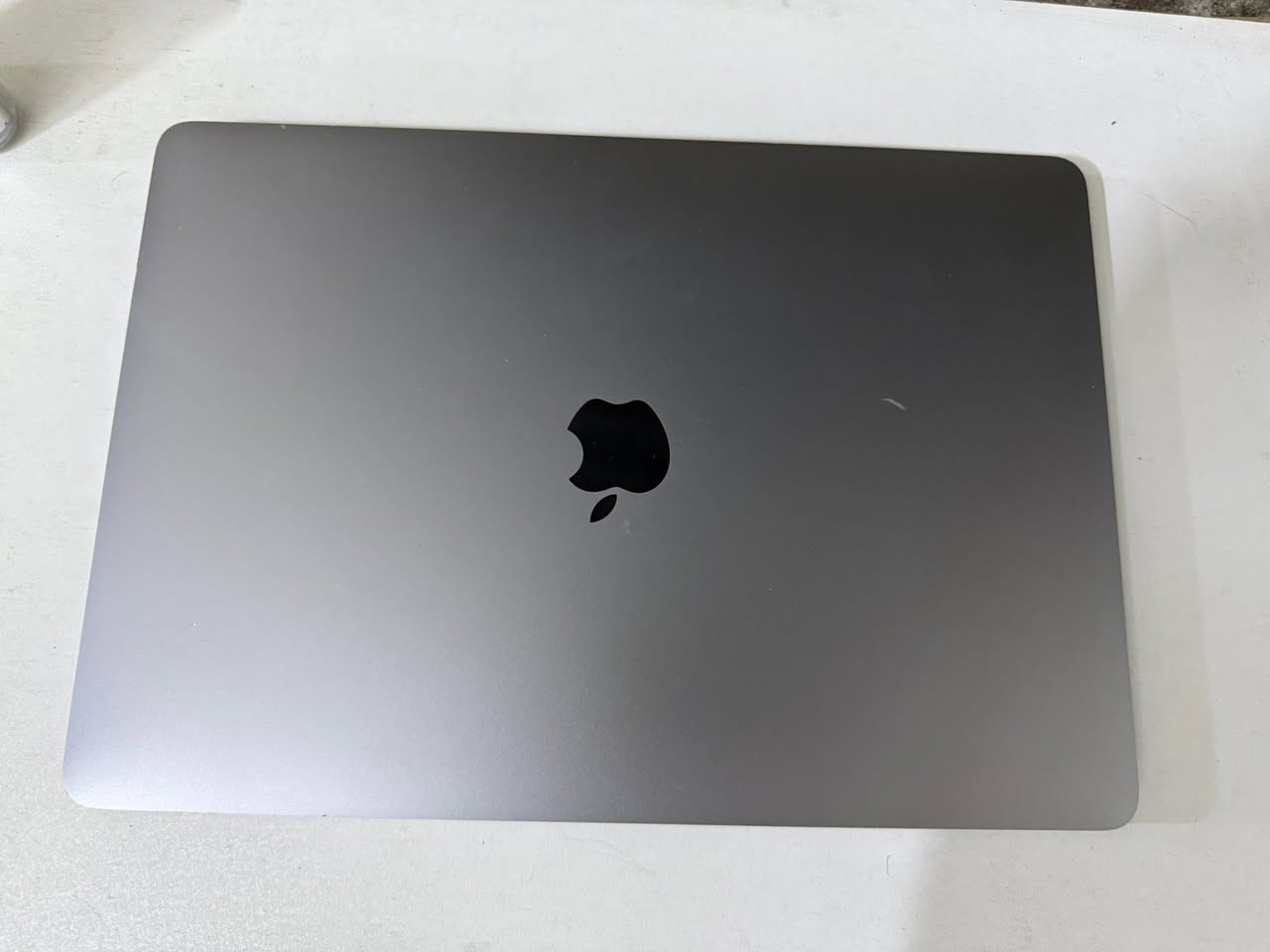 ✅ معالج Apple M1 القوي
✅ سعة 512GB SSD (مو 256GB)
✅ RAM 8GB
✅ Touch Bar
✅ بطارية بحالة جيدة 89%
✅ نظافة الجهاز 90%

📌 ملاحظة: الجهاز بيه شخوط متوسطة بالبدي.

🎁 الملحقات:
✔️ شاحن أصلي apple 61W
✔️ كيبل أصلي من Anker

مناسب للدراسة، العمل، التصميم، المونتاج الخفيف والمتوسط، وبرامج الأوفيس والتصفح بأداء ممتاز.

💰 السعر: 725,000 دينار عراقي
📍 الموقع: بغداد - شهداء البياع
📞 للتواصل: ***********
