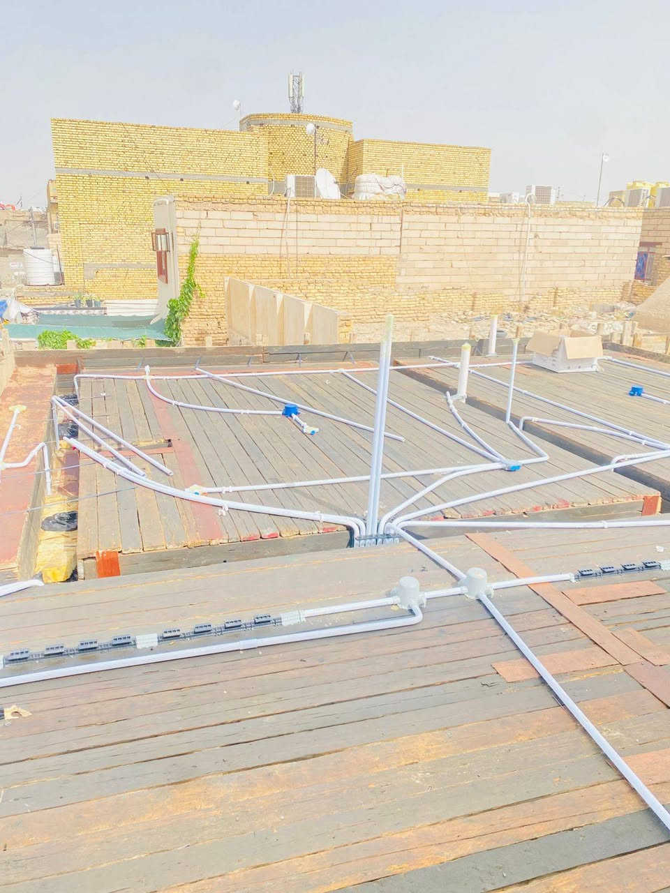 بســم اللــه الـرحمــن الـرحيــم. 

تــم ...... نشر حصيره 100m

كــادر علاء الكهــربائــي متخصـص فــي كافـه ألتاسيسات. 

يحتــوي علـى.......... 

#منظومه كامرات مراقبه . 
#منظومه انترنيت. 
#منظومه مجمع ستلايت. 
#منظومه الايرث. 
#منظومه الفوتسيل اللاناره الخارجيه. 
##منظومه الحريق. 
# منظومه السماعات الداخليه.
#منظومه درج ابيانو.
#بروفتيل
ناصريه حي الشهداء 
اخــوكم علاء الكهربائــي للستفسار.... ***********
