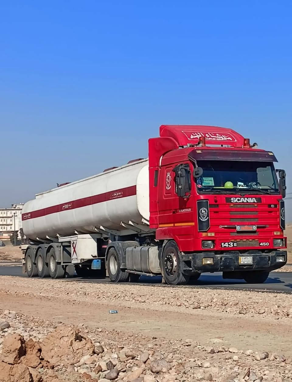 السلام عليكم سياره للبيع 143رقم صلاح بويلر جيبيس طوناج شهاده سلاه كامله مناغصه شي سياره من جوه الشغل السعر 230وبيها مجال استفسار عل ***********مكلف بل نشر
