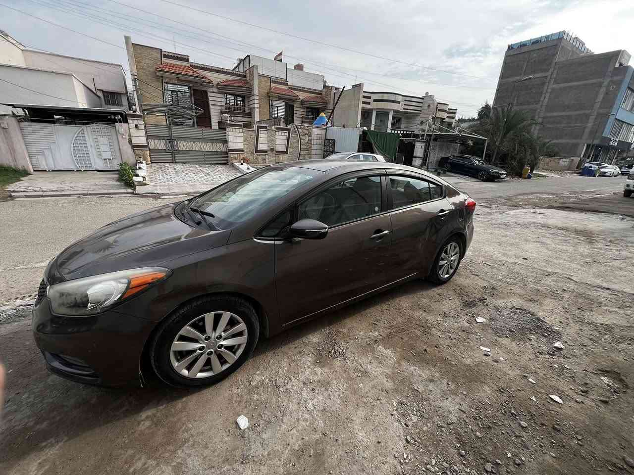 كيا فورتي موديل 2015 لليع وارد امريكي حادثهه باب الصدر والخلفي وتبدلن بلادي نفس اللون وصبغ بالجاملغ الخلفي جهة السايق صور الحادث مرفقة بدون ايرباك بجم كبس بيهه كم ملاحظة بالكشر ماشية 74 الف مكينة كير بلادي ممفتوح رقم بغداد الدولي الجديد سنوية 2030 السعر 110 ورقة 
للاستفسار 
***********
