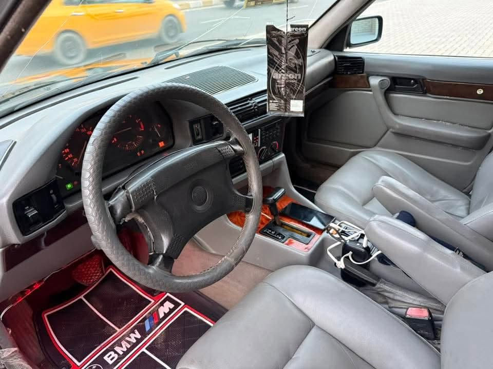 للبيع BMW موديل 1993 رقم اربيل لوجه جديدة  السياره أجمل من الصوره سنويه ناففذه شرط التحويل كهربائيات شغاله كير مكينه اكسل خير من الله حداديه زينه بيه طخه بل بخشم البنيد  ماواصله داخل سياره كاعده حلوه غرفة مخمل فتحه سقف شغاله
بيها هواي تفاصيل  تعال وأحنه بلخدمه 65وبيها مجال


**إذا كنت صاحب هذا الإعلان وتريد حذفه لأي سبب، رجاءا أرسل رسالة إلى الدعم الفني**