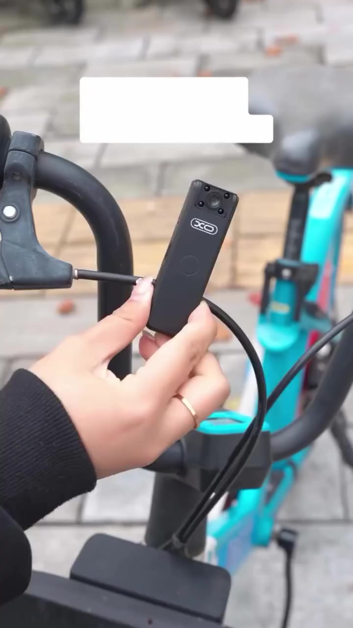 كاميرا تصوير ومغامرات❤️سعر 35الف❤️

المميزات
دقة تصويرFull HD 1080Pلتسجيل فيديو واضح.
كاميرا قابلة للدوران حتى180 درجةلمرونة في التصوير.
مزودة بـ4 لمبات رؤية ليلية بالأشعة تحت الحمراءللتصوير في الظلام.
تسجيل فيديو مع صوت بفضل الميكروفون المدمج.
بطارية مدمجة3.7V بسعة 200mAh.
زمن تسجيل يصل إلى100 دقيقة(تشغيل) و88 دقيقة فيديو فعلي.
تدعم كرت ذاكرةTF Card حتى 256GB(المرفق 32GB).
أزرار تحكم جانبية سهلة الاستخدام (تشغيل / تسجيل / رؤية ليلية).
تصميم صغير وخفيف وسهل الحمل.
شحن عبر منفذUSB – DC 5V/1A.
بلد المنشأ:الصين.
محتويات الصندوق
كاميرا تسجيل رياضية XO ZF01.
كابل شحن USB.
كرت ذاكرة32GB.
دليل الاستخدام.
علبة أصلية مختومة.


**إذا كنت صاحب هذا الإعلان وتريد حذفه لأي سبب، رجاءا أرسل رسالة إلى الدعم الفني**