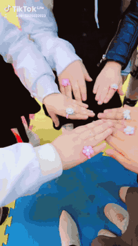 من رخصه الادمن تم بعون الله افتتاح روضه الاوائل في النجف شارع المطار الجديد بلقرب من محطه ريبال سارعوا بلحجز الاسعار تنافسيه وتوجود خصومات وتخفيضات سارعوا بلحجز للاستفسار 
***********
