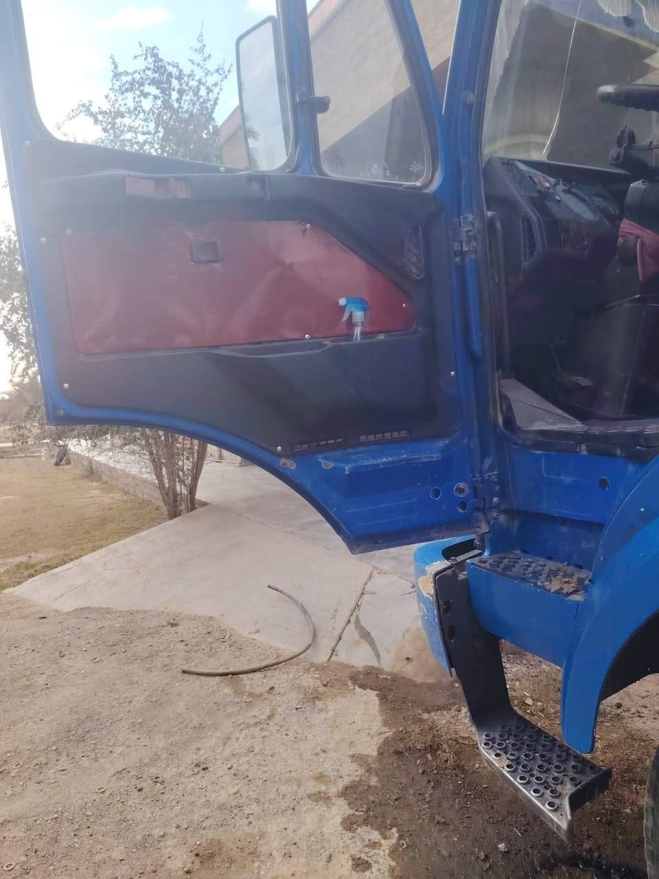 سلام عليكم البي موديل 82محرك 35كير 160قماره كصيفه تحويل مباشر مربوطه نساف 3محاور بسنوريه السعر 150وبيه مجال للشراي لاستفسار ***********
