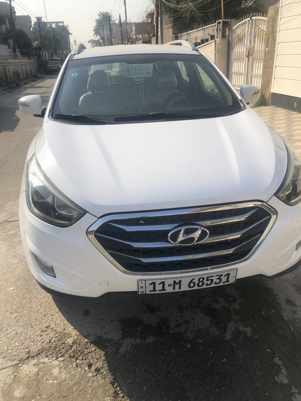 السلام عليكم توسان 15 خليجي فقط بارد في الباب خلفي مع خدش قليل صاحب السيارة ***********
