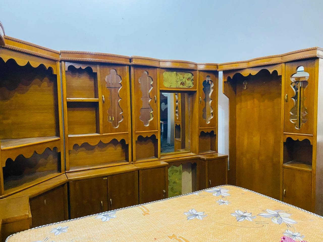 سلام عليكم توجد غرفه نوم مستعمله للبيع صاج عراقي السعر ٨٠٠ الف بي مجال *********** واتساب توجد خدمة توصيل وشد مجاني

