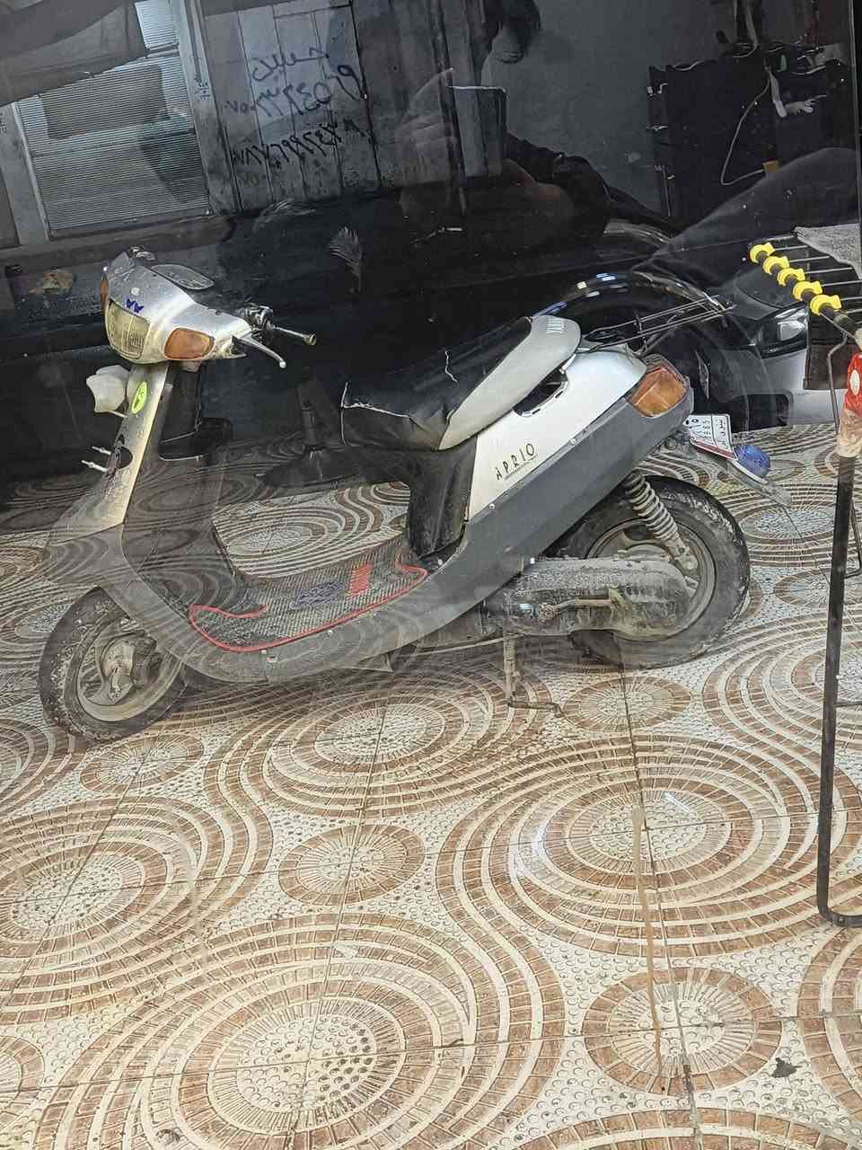 سلام عليكم
مطور بوتين مراه واحده معمر 
شاطي شرط 
سلف ويرمنيه كلو شغال 
موصل ايسر حي القدس 

السعر 240وبي مجال بصيط 
***********النتصال او بتساب فدط
