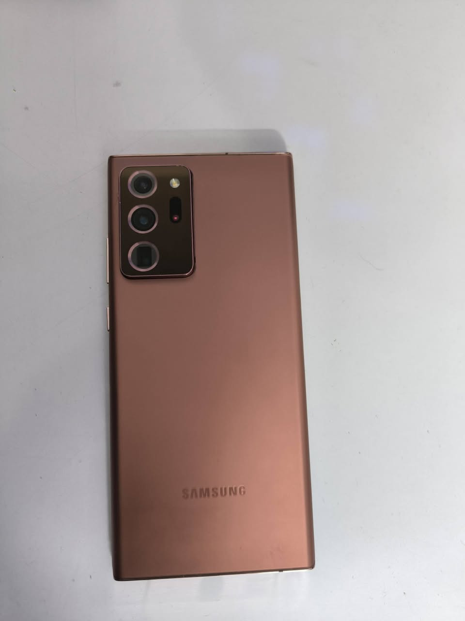 السلام عليكم
Samsung Note 20 Ultra - 256G
( وكالة ما مفتوح )

المعالج: Exynos 990 ثماني النواة تكنولوجيا 7 نانو
التخزين : 256 جيجا مع 8 جيجا رام
الكاميرا: خلفية ثلاثية 108+12+12 م.ب. / امامية 10 م.ب.
الشاشة: 6.9 بوصة بدقة QHD+ ( مع بصمة في الشاشة )

السعر/ 375 الف
عنوان/ بغداد - الكاظمية 
هاتف / ***********
