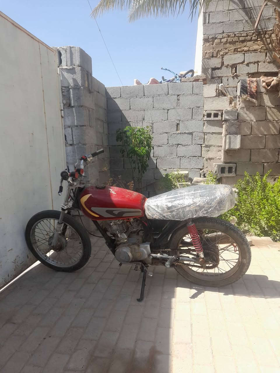 للبيع اربعه كير محرك ناعم شلعه معدل فول دراجه حلوه مال شغل السعر ٢٠٠ وبيهة مجال قليل المكان كربلاء شارع بغداد قرب سيد الوصياء عمود١٢٨ لستفسار على الرقم ***********
