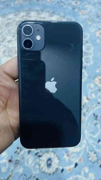 للبيع ايفون ١١ عادي ذاكرة ٦٤ بطارية ٨٤ ما مفتوح سعرة ٢٦٠ الف مكاني بغداد ***********
