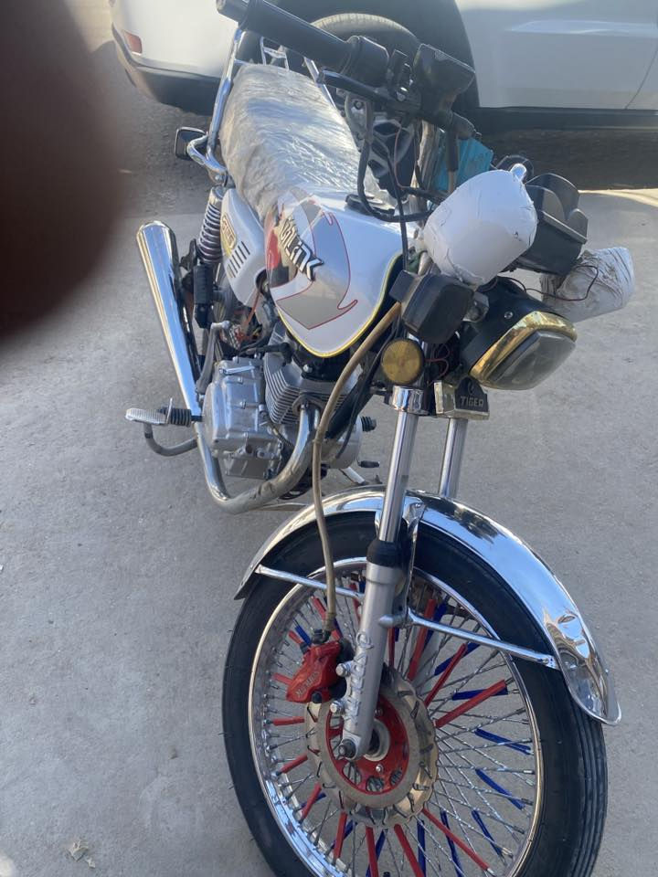 السلام عليكم تايكر موديل 2023  اللبيع السعر ب 650 بيها مجال كهربائيات كلها شغالها  محرك مكفول ما مفتوح أوراق اصولي مكاني بابل جبله الشراي يتصل ***********
