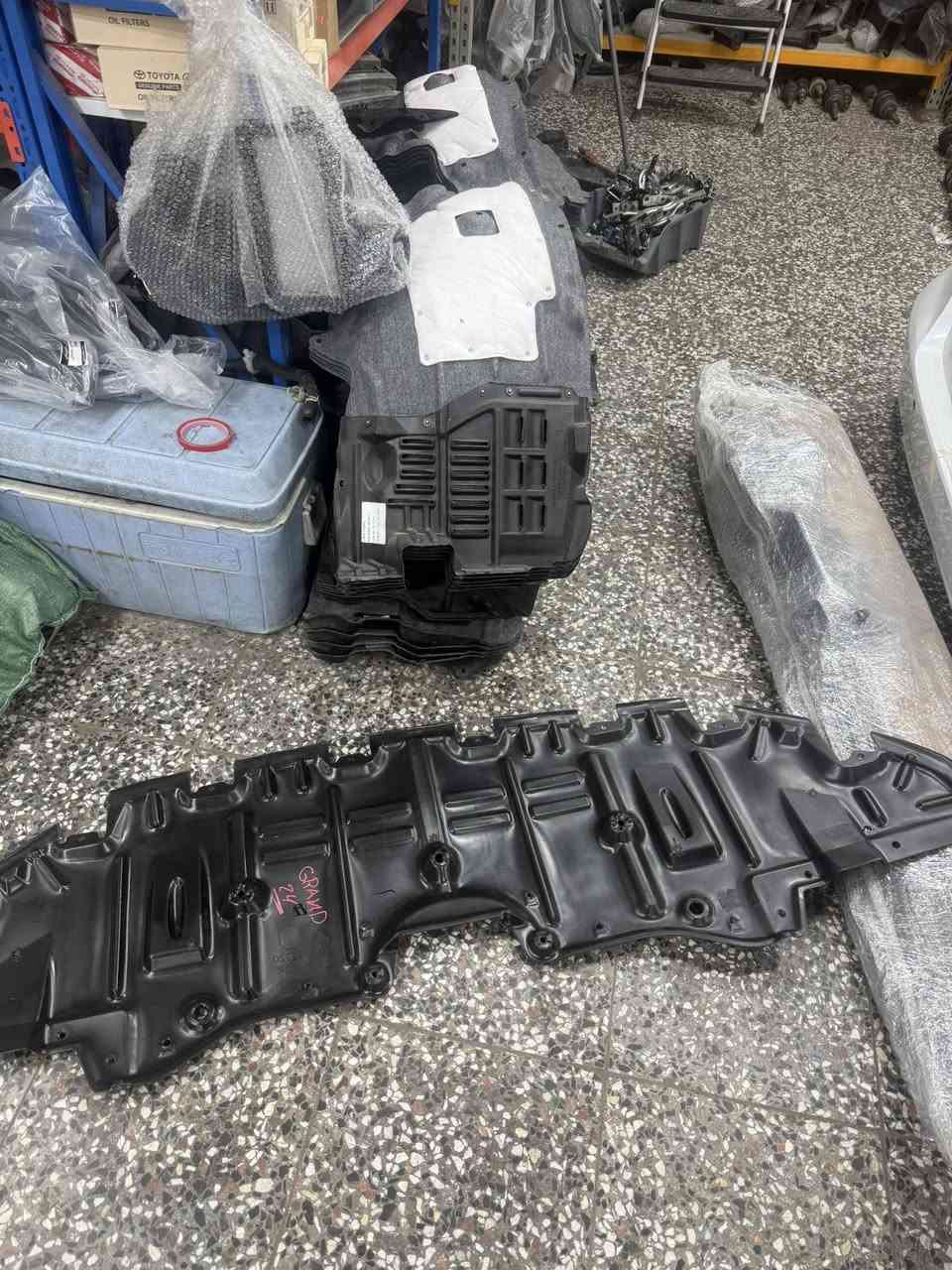 أدوات احتياطيه سيارات هايلندر-هايلندر كراند ٢٠٢٠-٢٠٢٥
متوفركافه أدواته 
***********
