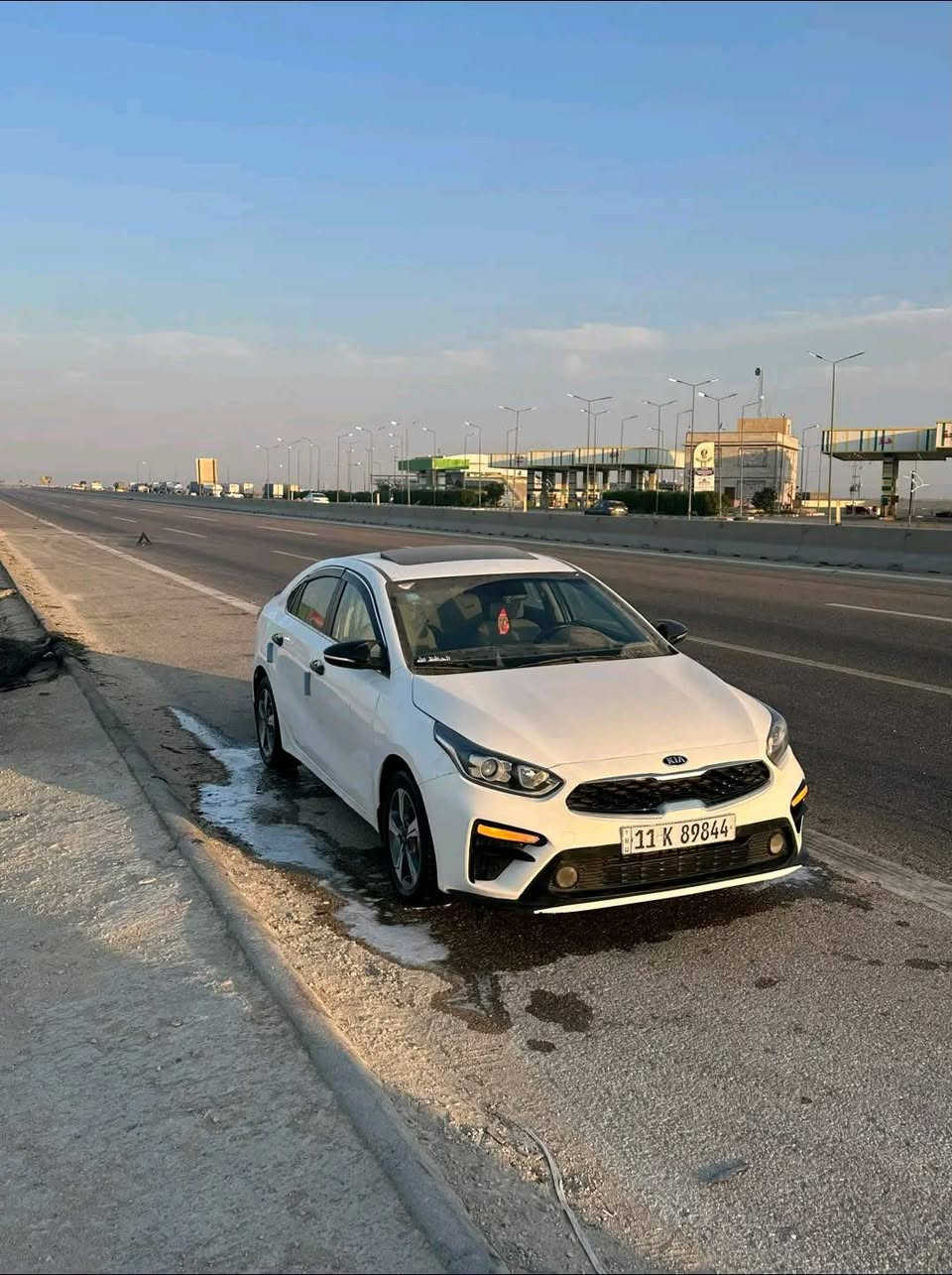 سلام عليكم سيراتو للبيع 
موديل 2020
فول مواصفات 
بيها قطعتين 
فتحه 
تبريد قطعتين 
داخل لونين 
ماشيه 160
الد نهاري
العنوان الدوانيه الحمزه الشرقي 
للستفسار ***********
