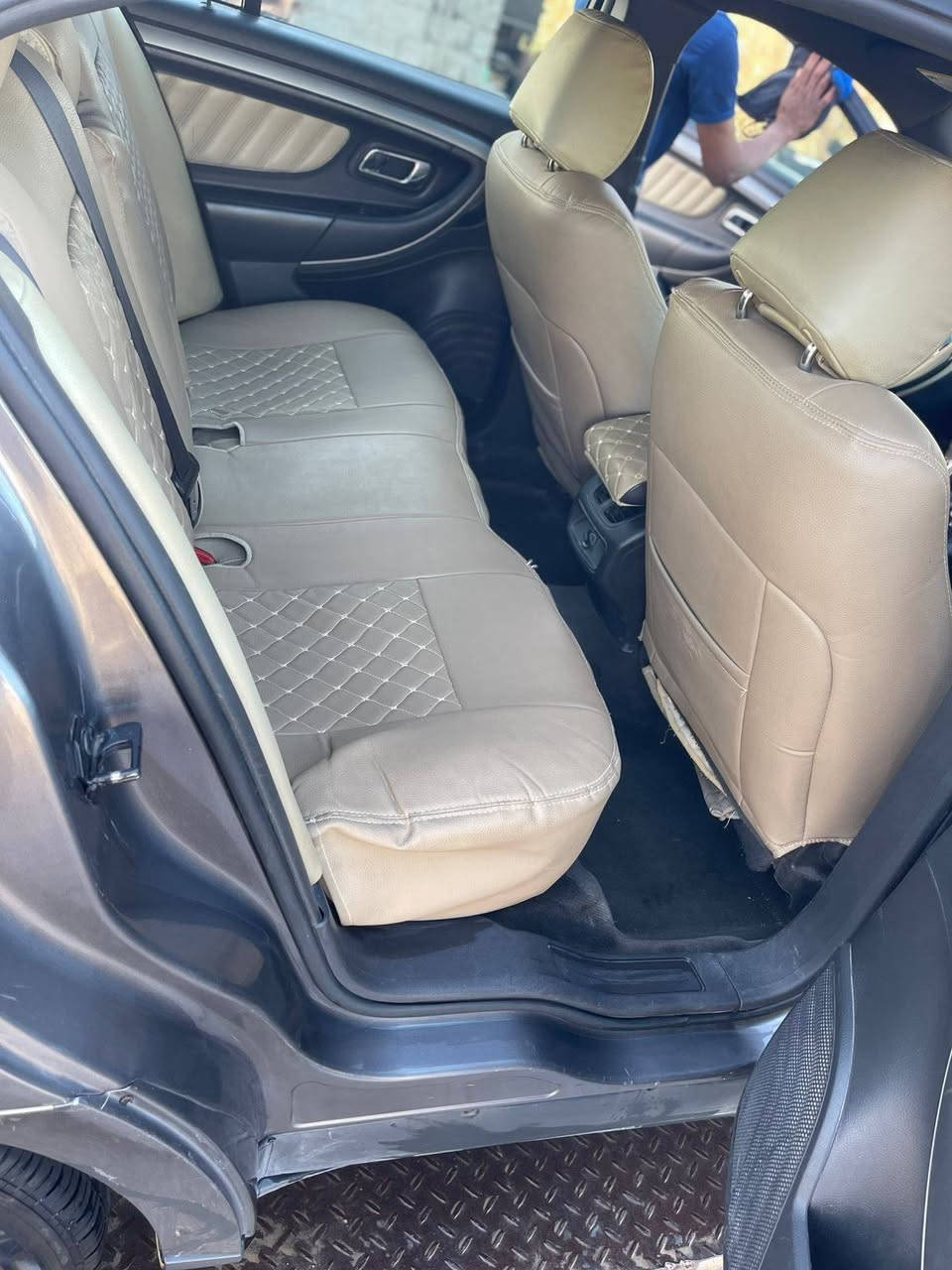 السلام عليكم فورت تورس موديل 2013كير محرك شرط تبريد ثلج فول مواصفات عده بصمه مواصفات sEL فول تحكمات سياره مكفوله عامه من صبغ أو ضربه فقط طخه بصيطه باب خلفي وصبغ دعاميه رقم بغداد تحويل مباشر الشراي يتصل ***********
