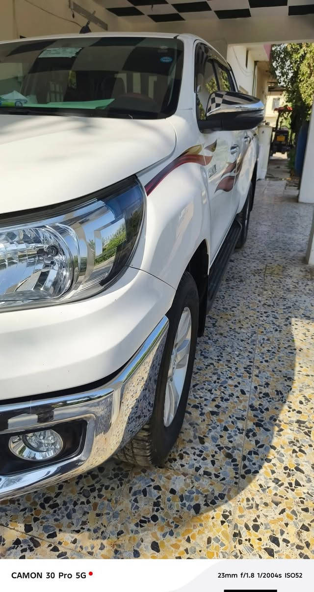 سلام عليكم للبيع تويوتا هايلوكس موديل 2020 شركه ساز فول مواصفات رقم سليمانيه تحويل مباشر سياره مكفوله كفاله عامه من بارد وشخط والتبديل وصبغ بعدها عل وضع الشركه سياره ماشيه ٧٤ الف سياره فول مواصفات شاشه كامره تبريد قطعتين ومعروفه مواصفاتها سياره جديده معنا الكلام مال جنايg
مكاني بغداد للستفسار اتصل وترهم مراوس حسب القناعه 
***********
