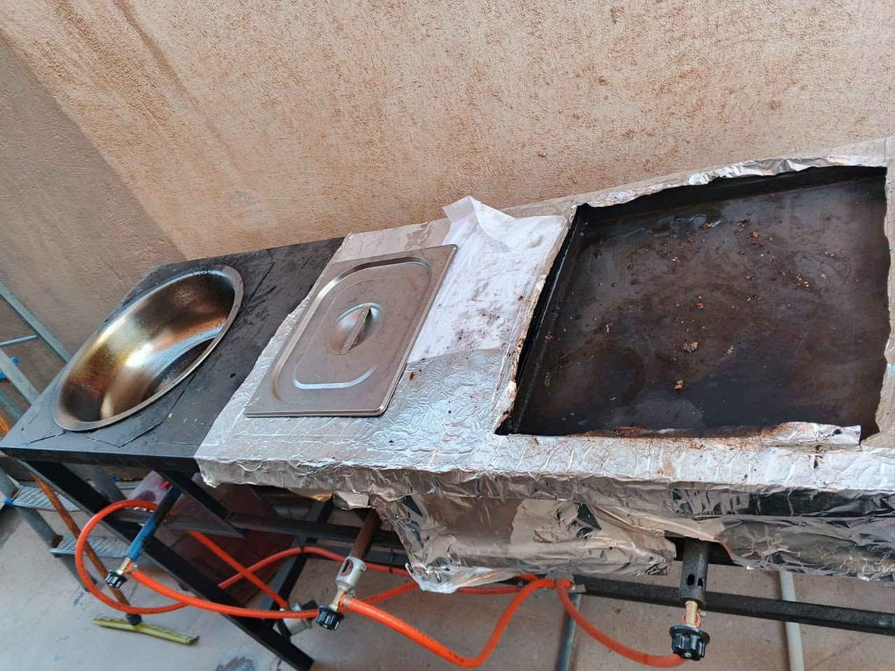 للبيع 
1_مجمدة عمودية 
2_طباخ مال كافتريا 
العنوان تكريت
الرقم 
***********
