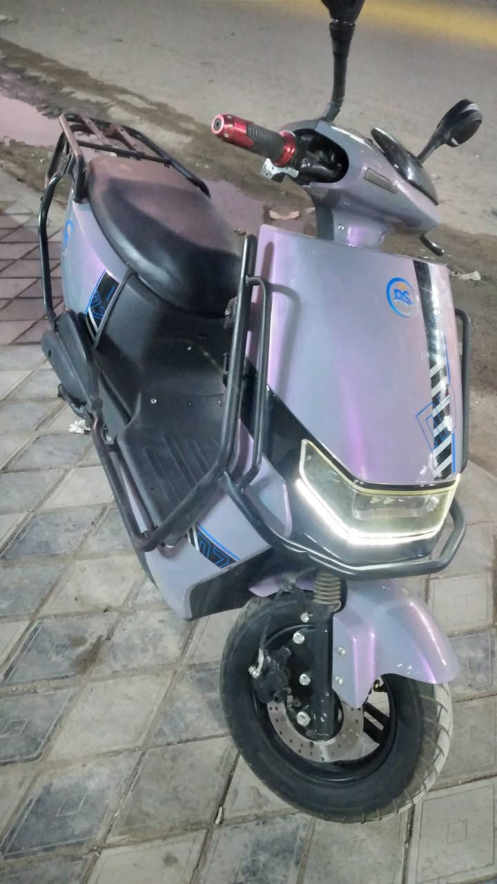 دراجة شحن نضيفة مابيهة اي نقص السعر ٦٥٠ الف مكاني الشعب ***********
