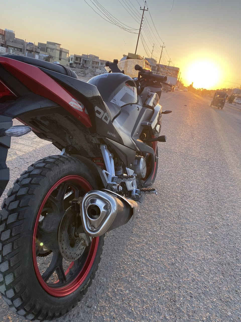 السلام عليكم دراجة دايوان شكل بطح 200cc الدراجة مكفولة كفالة عامه بعدها عله وضع الشركه ماشيه 8000 مكاني محمودية 
رقم التواصل ***********
سعرها 1750000 مليون وسبعمية وخمسين
