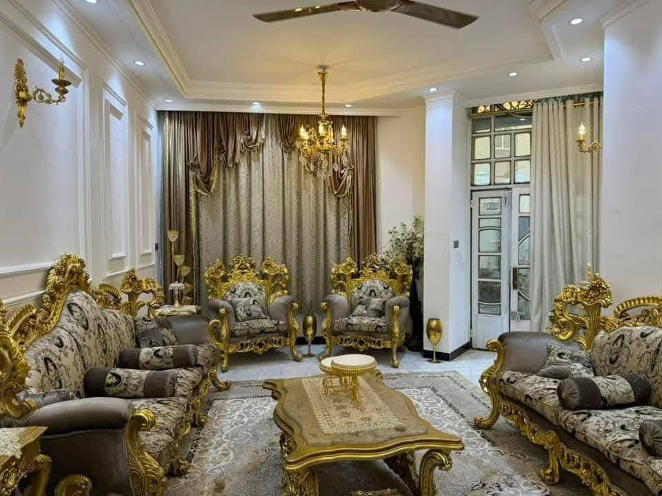 دار للبيع طابو زراعي سند 25 الموقع زوير قرب الشرطه النهريه قريب اسواق الكرز ثاني عقار على الكورنيش المساحه ٢٠٠ متر طابقين الاول يحتوي على صاله هول مطبخ غرفه نوم وصحيات داخليه وخارجيه الطابق الثاني ٤ غرف نوم وكلدور للاستفسار الاتصال على ***********
