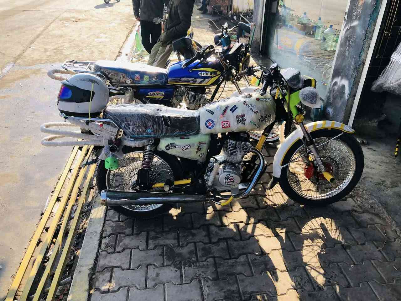 ﮼السلام عليكم 
موطور سونلك  
موديل 24✈️ لون مميز 
منفيس سويجات 
كامل بعدو شركه
السعر 700وبي مجال

 لا تراسلني خاص خابر ودلل ‭0780 196 3243‬
