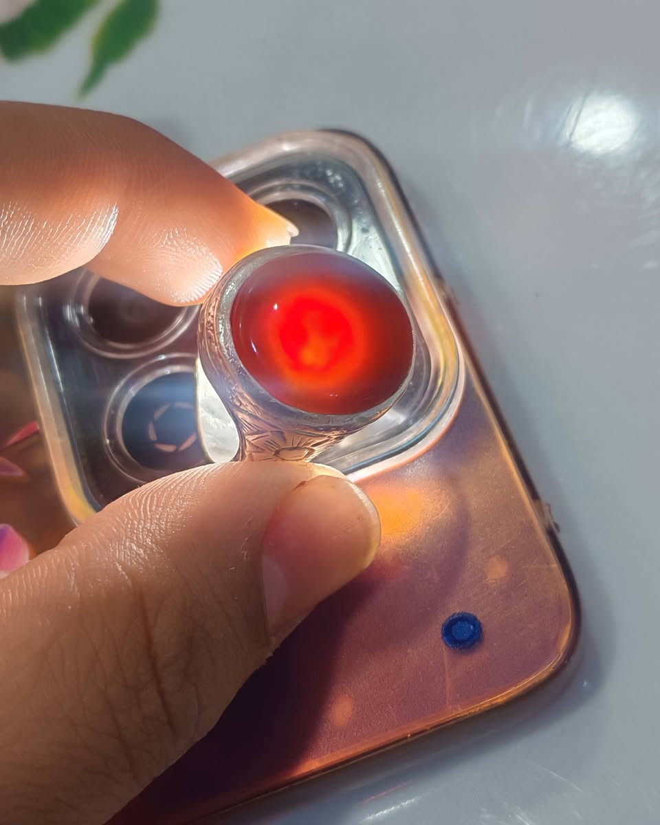 للبيع عقيق يماني كرزي صياغه بحرينيه 
*********** اتصال او واتساب
