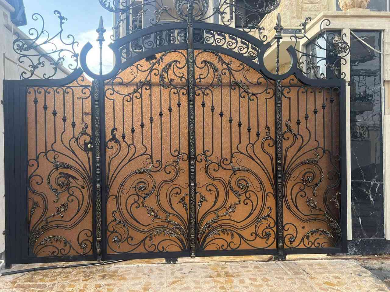 بسم الله الرحمن الرحيم
حداده القيسي
مجاور أسواق مؤيد العجاج مقابل التسهل
 يقدم لكم خدمات الديكورات حسب الطلب. نحن متخصصون في الحدادة العامة ونصنع كل شيء من الأبواب، الشبابيك، الحماية، المحاجر، وحتى الأبواب الخارجية والقمريات. نعمل بأعلى كفاءة وجودة وبأسعار تنافسية تناسب الجميع.

📍 نقدم خدماتنا في الشرقاط والمناطق المجاورة، ونسعد بالحضور إلى موقعك لأخذ القياسات بدقة.

للتواصل، يمكنكم المراسلة عبر الواتساب أو فيسبوك، أو الاتصال على الأرقام التالية:
☎️ ***********
☎️ ***********

---
