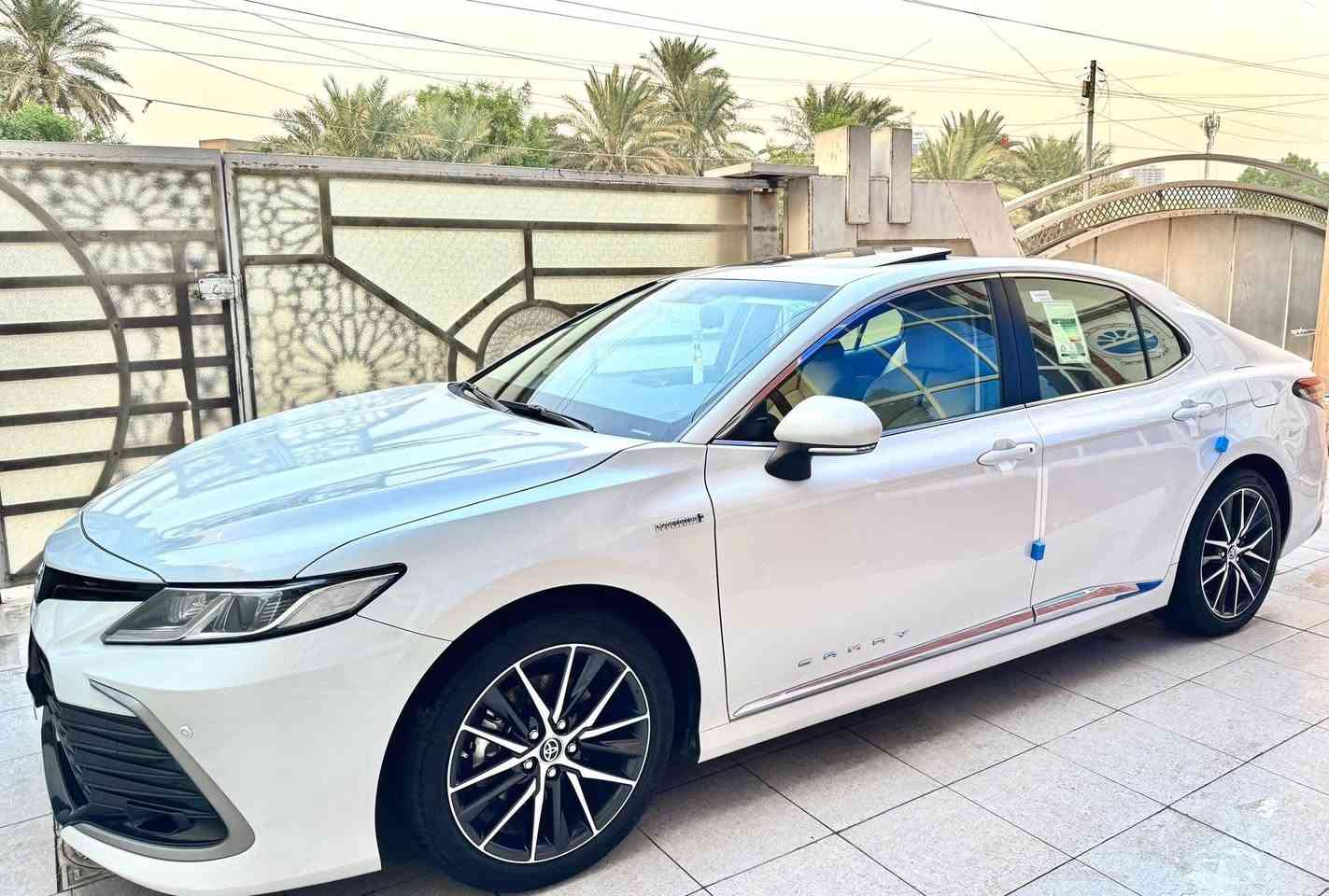 للبيع كامري هايبرد 2024 gle
رقم بغداد ماشية 55 الف
كفالة عامة 
خليجي عبد اللطيف  
عليها تايرات برجستون جديدة
المواصفات
 GLE 
محرك 2500 
بصمة تشغيل
فتحة
شاشة
كامرة
كرسي السايق كهرباء 
بردة كهرباء 
حساسات امامي خلفي 
هاند بريك بصمة
3 انظمة قيادة 
الايكو والسبورت والنورمل 
مصابيح امامية زنون 
اوتو هولد 
ايڤي مود 
اشارة بلمري 
وباقي المواصفات المعروفة 
مكان السيارة اربيل
***********
